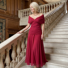 Off-shoulder flow midi dress in deep red, sweetheart neckline and flowing skirt