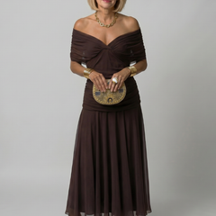 Off-shoulder flow midi dress in dark brown, ruched neckline and flowing pleated skirt
