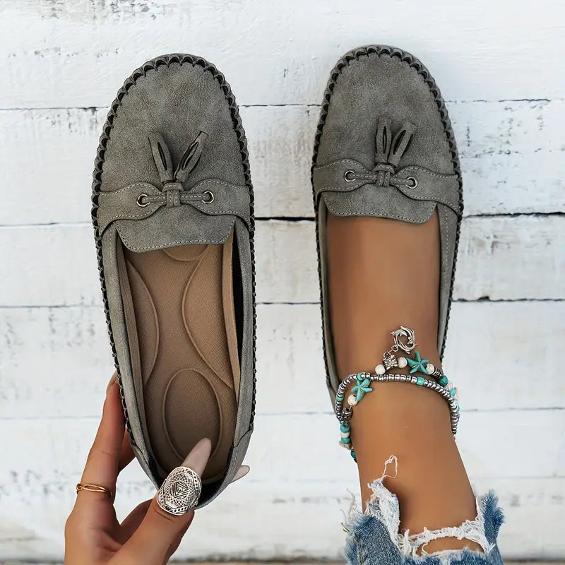 Lee orthopedic vintage loafers, gray suede with bow-tie detail and moc toe stitching