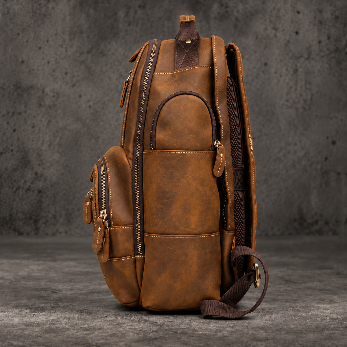 VINTAGE LEATHER BACKPACK