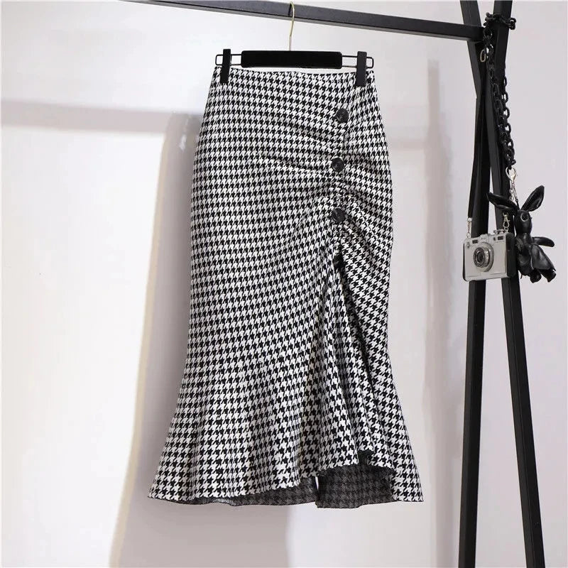Houndstooth asymmetric mermaid skirt with curved hem and side slit