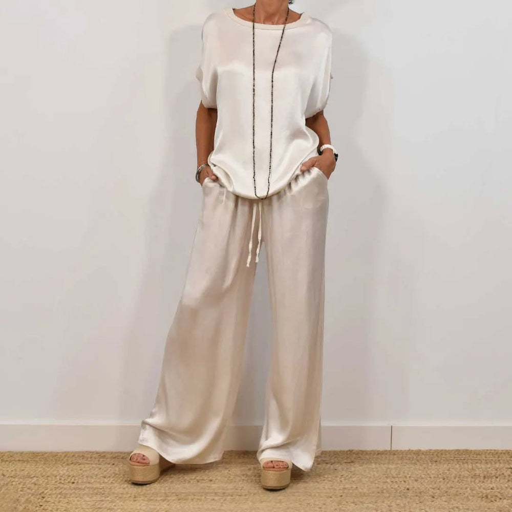 Two-piece lounge set in cream: short-sleeve T-shirt and wide-leg drawstring pants