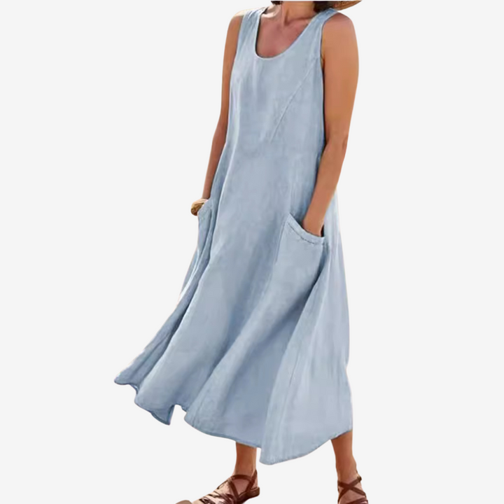 Sleeveless midi casual dress in light blue with scoop neck and side pocket