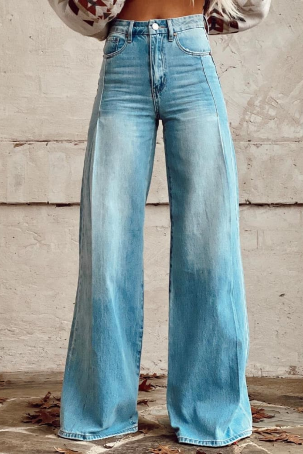 High-waist blue boho vintage jeans, wide-leg with front button and zip