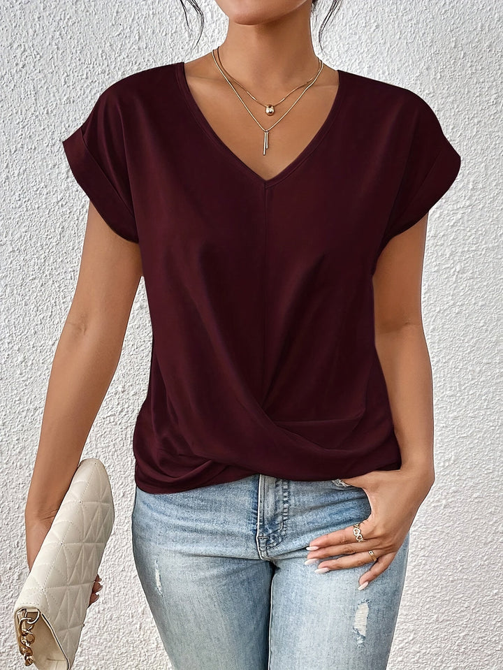 Burgundy V-neck short-sleeve t-shirt with twisted front hem