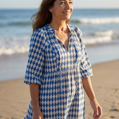 Sky blue diamond print midi dress with V-neck and short sleeves