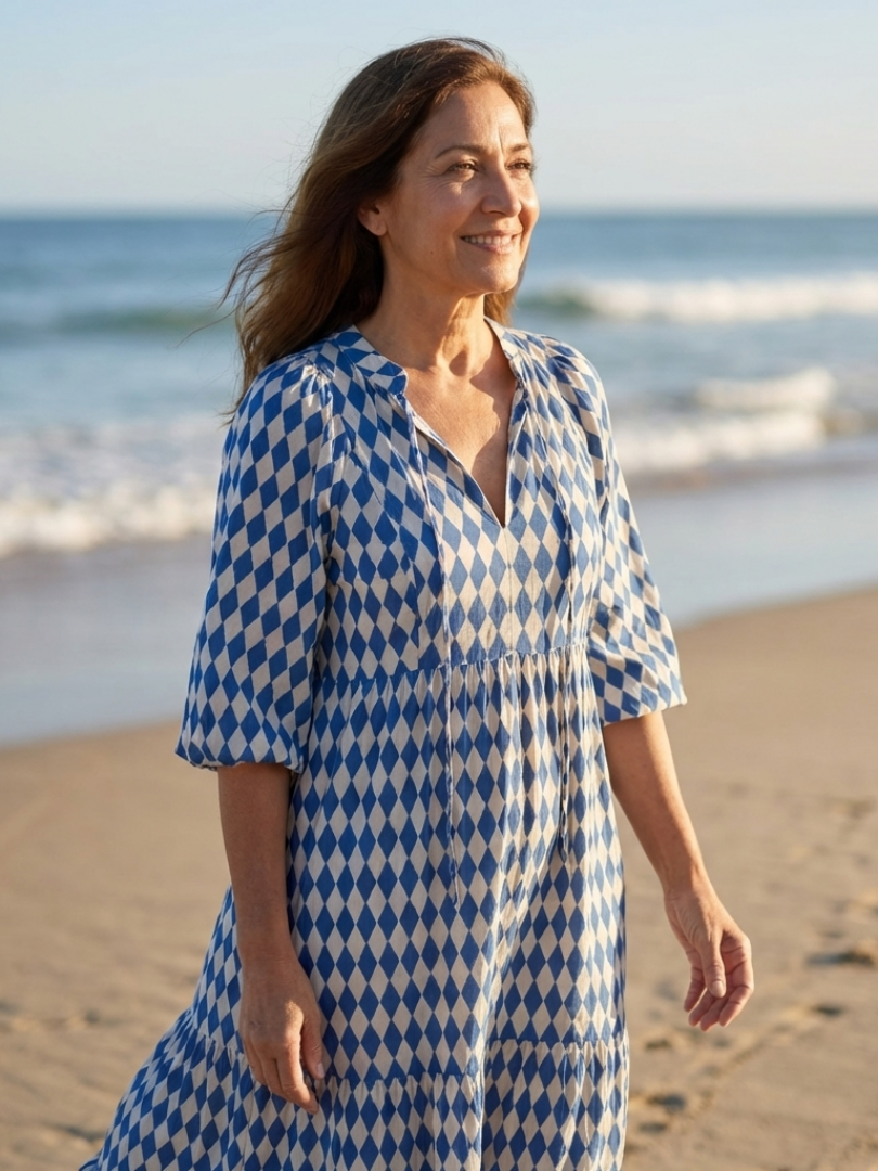 Sky blue diamond print midi dress with V-neck and short sleeves
