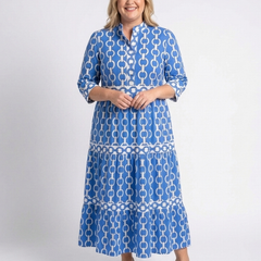 Blue chain-pattern midi dress with three-quarter sleeves and collared neckline
