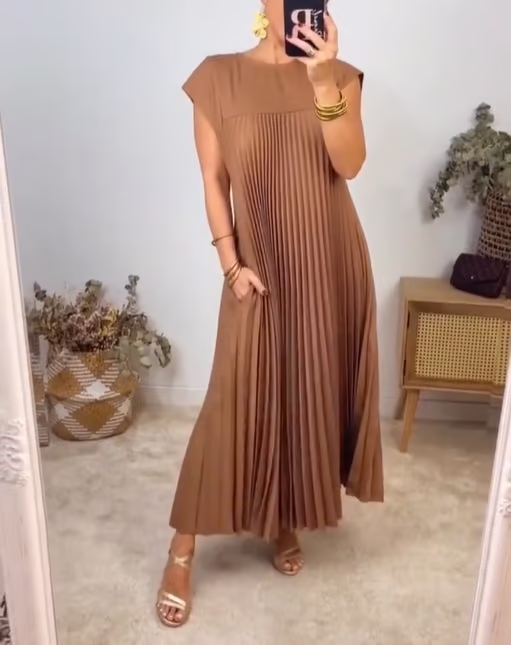 Brown pleated midi dress with short sleeves and gathered neckline