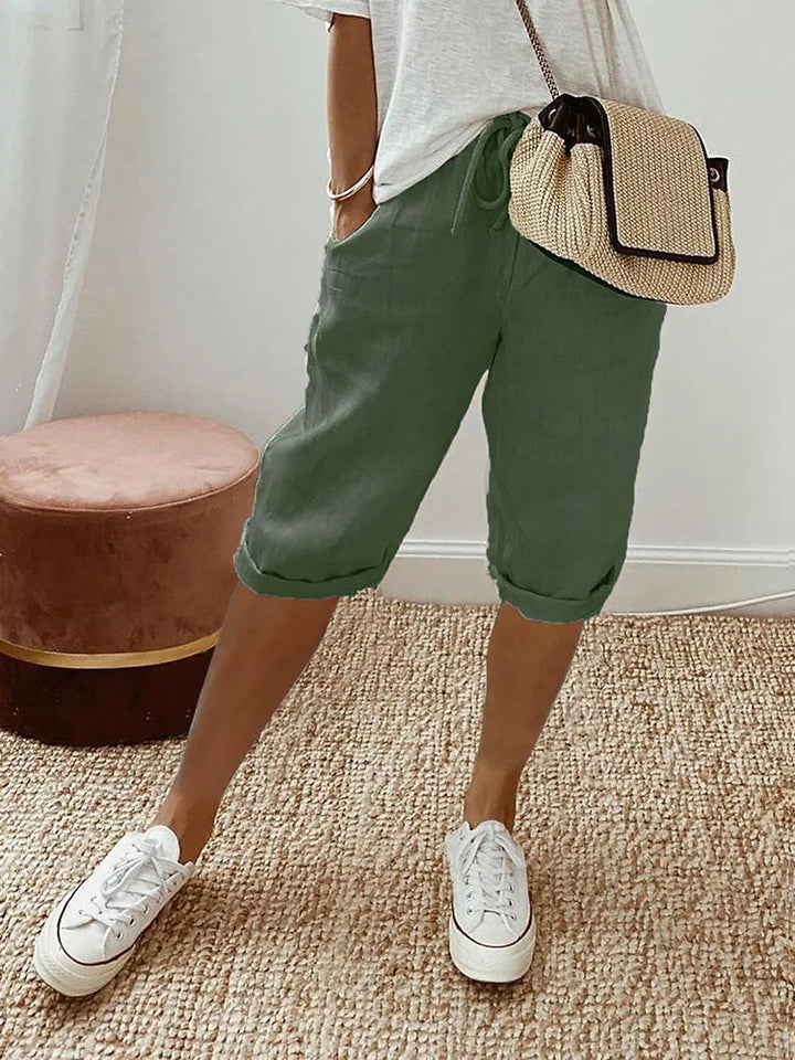 Comfort shorts with drawstring waist and cuffed hems, green