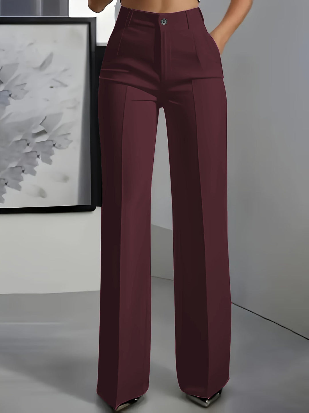 High-waisted straight-leg trousers in bordeaux, button closure, straight legs.