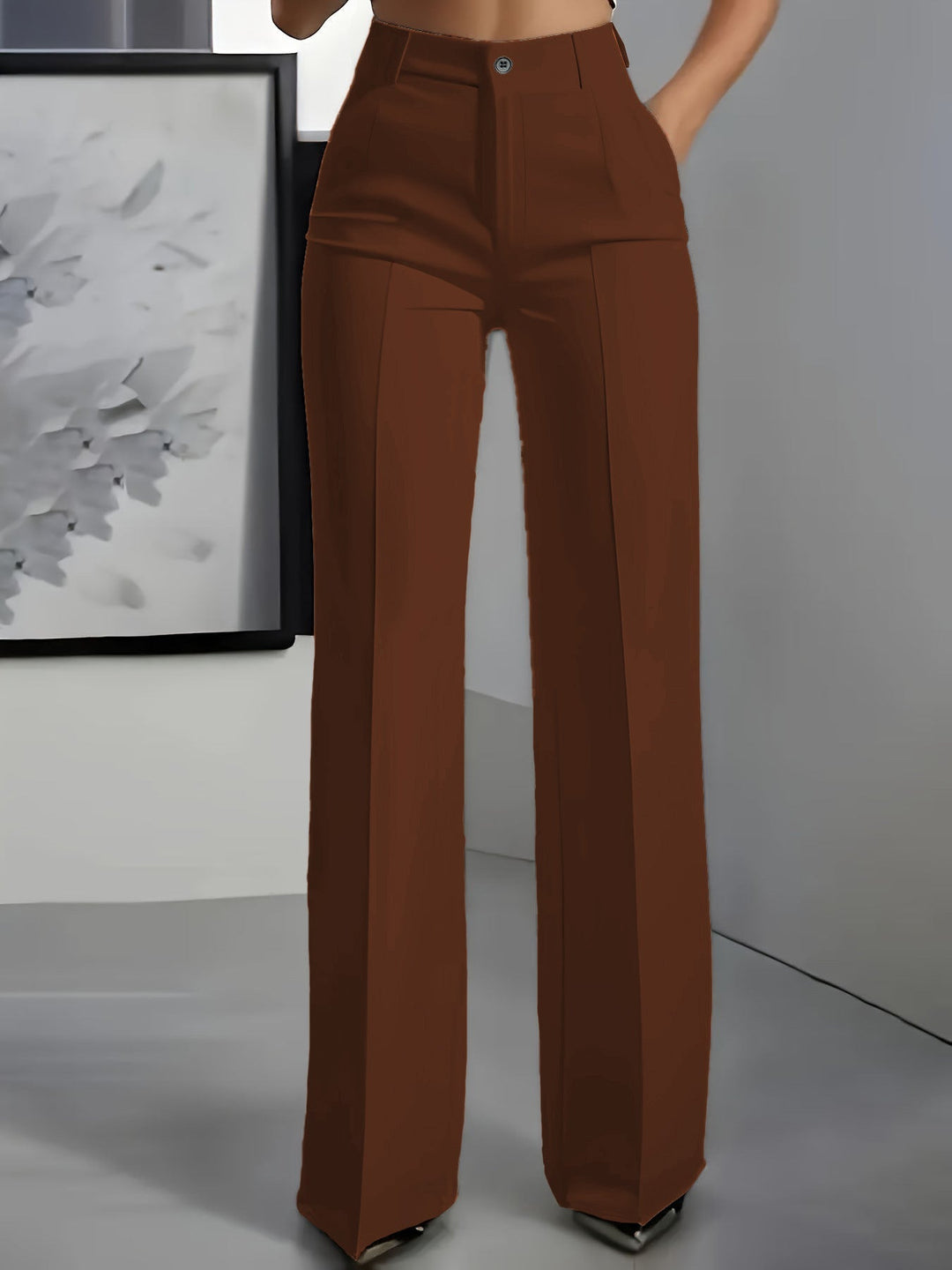 High-waisted straight-leg trousers in brown, button closure, straight legs.