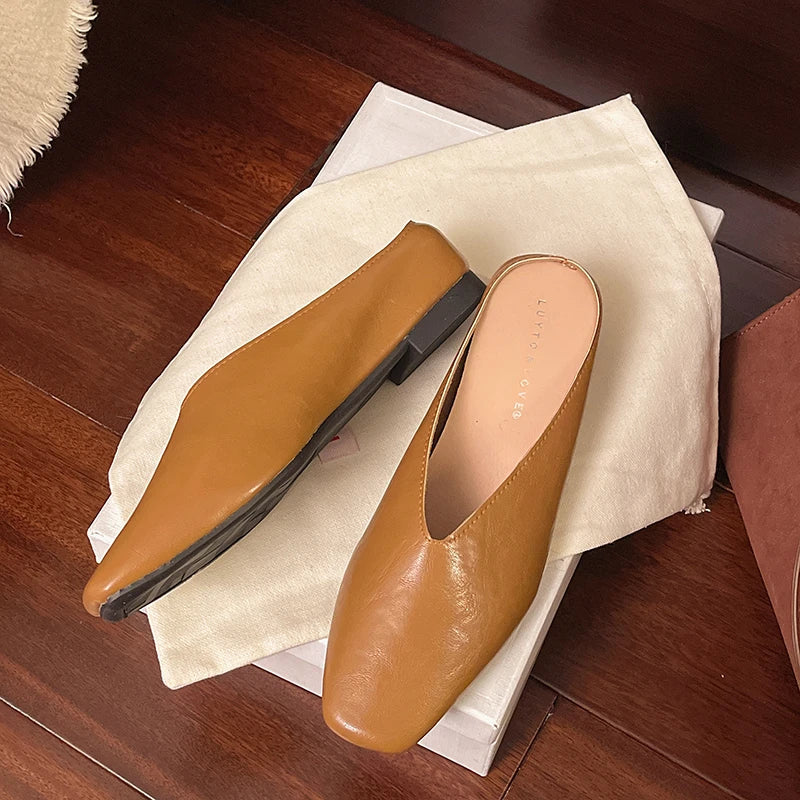 Lyra mules in tan/brown leather-look with square-toe and low block heel