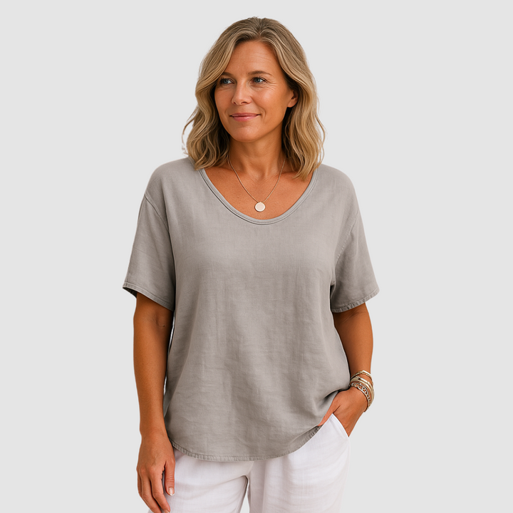 Light gray loose-fit T-shirt with V-neck and short sleeves, slightly longer hem