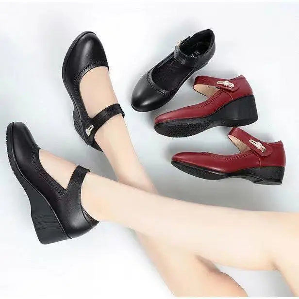Pair of mid-heel Mary Jane shoes: black and red with T-strap and buckle