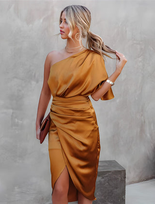 One-shoulder satin silk party dress in gold with side slit and draped one-sleeve