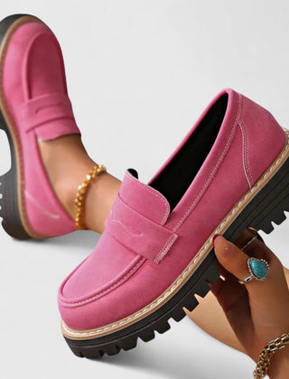 Orthopaedic loafers in pink suede with side strap and rugged tread sole